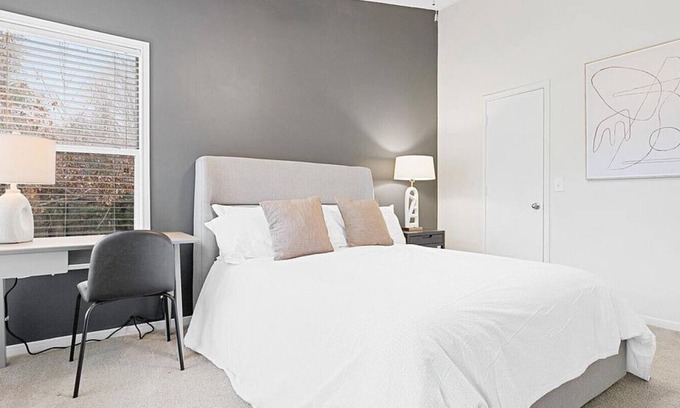Winston - Salem Apartamento | Landing at Crowne Club Apartments - 1 Bedroom in Downtown Winston Salem