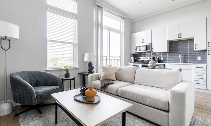 Downtown Apartamento | Landing at Foster on the Park - Studio in Downtown