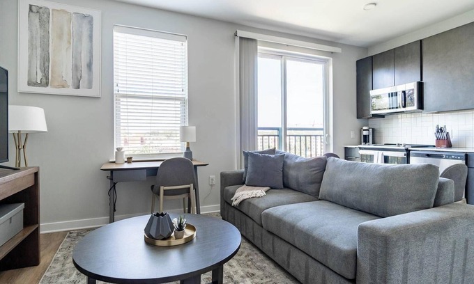 Downtown Apartamento | Landing at Foster on the Park - Studio in Downtown