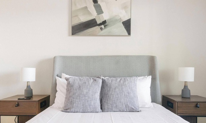 Palmetto Apartamento | Landing at Gateway Commons - 2 Bedrooms in Elle...