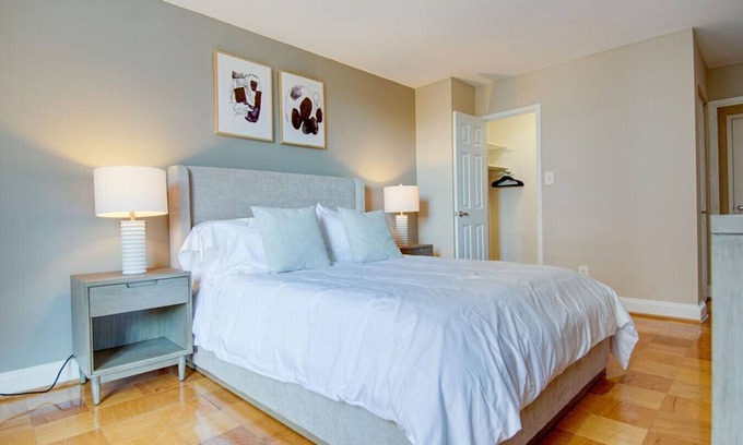 Friendship Village Apartamento | Landing at North Park Apartments - 1 Bedroom in Friendship Heights Village