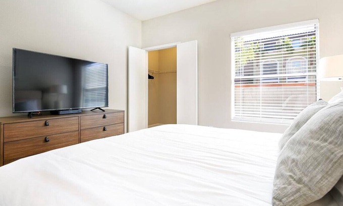 Rhodes Ranch Apartamento | Landing at Portola on Russell - 1 Bedroom in Rhodes Ranch
