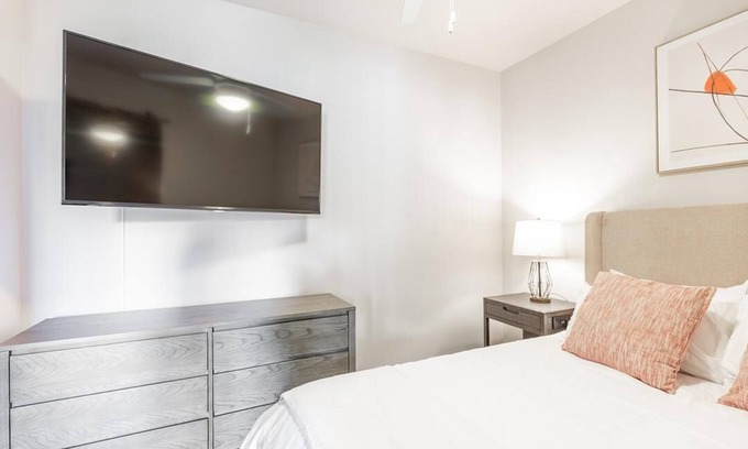 Uptown Apartamento | Landing at Q21 - 1 Bedroom in Northwest Portland