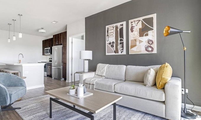West Dundee Apartamento | Landing at Reserve Randall Road - 2 Bedrooms in Downtown West Dundee