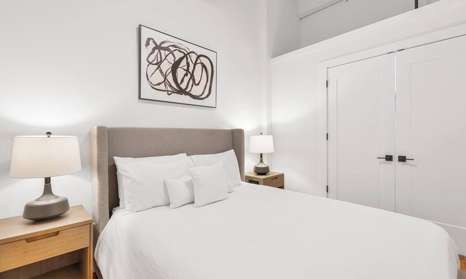 Greenville Apartamento | Landing at The American Spinning Mill - 2 Bedro...