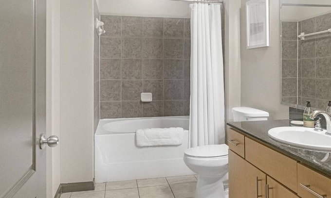Mid City South Apartamento | Landing at The Millennium Towne Center - 1 Bedroom in Mid City South