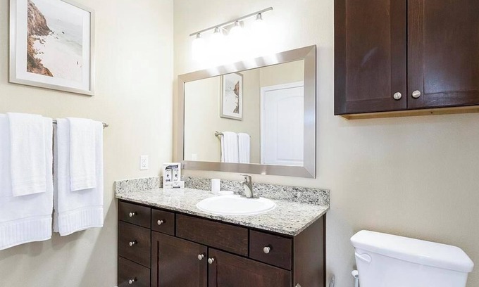 Sugar Land Apartamento | Landing at The Retreat at Riverstone - 1 Bedroom in Downtown Sugar Land