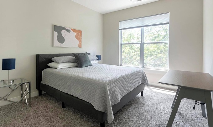 Chillum Apartamento | Landing | Modern 1BD, Courtyard, Clubhouse