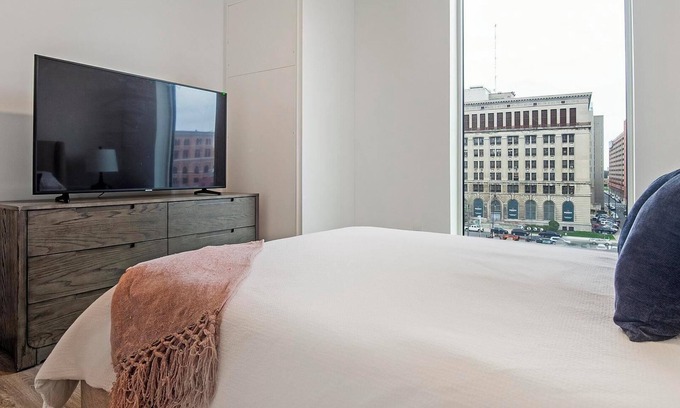 Greektown Historic District Apartamento | Landing | Stunning 1BD, Gym, Clubhouse