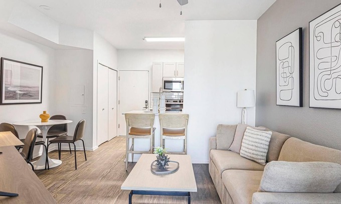 Tempe Apartamento | Landing | Beautiful 1BD, Game Room, Pool