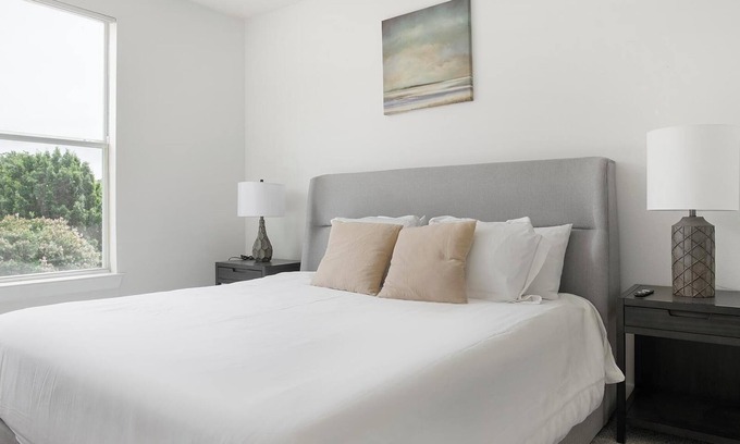 Park Central Apartamento | Landing | Beautiful 1BD, Pool, Courtyard