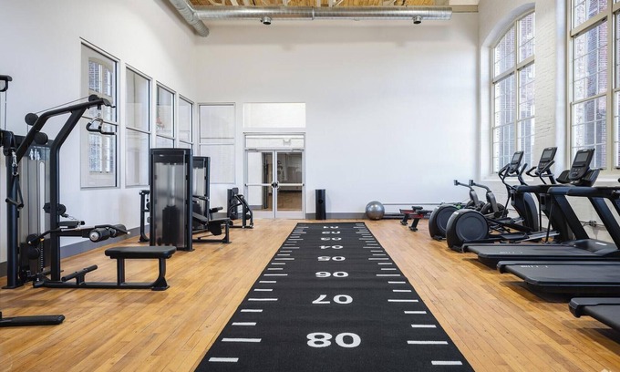Greenville Apartamento | Landing at The American Spinning Mill - 2 Bedro...