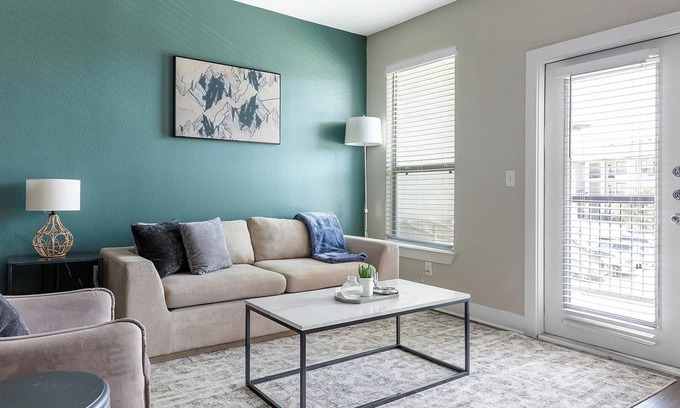 Gruene Apartamento | Landing at Lakeview Villas - 1 Bedroom in New B...