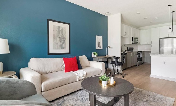 Jacksonville Apartamento | Landing | Chic 1BD, Clubhouse, Gym