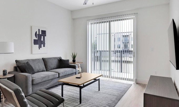 Denton Apartamento | Landing | Chic 1BD, Gym