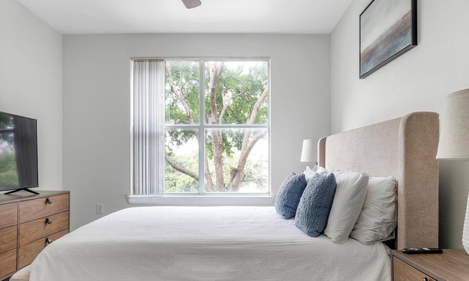 Irving Apartamento | Landing | Spectacular 2BD, Gym, Clubhouse