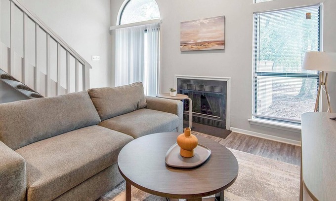 Cordova Apartamento | Landing | Chic 2BD, Game Room, Clubhouse