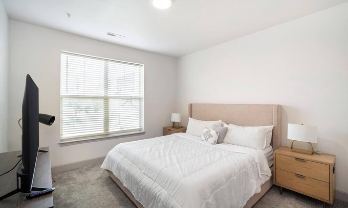 Corryville Apartamento | Landing at The Village at Stetson Square - 1 Be...