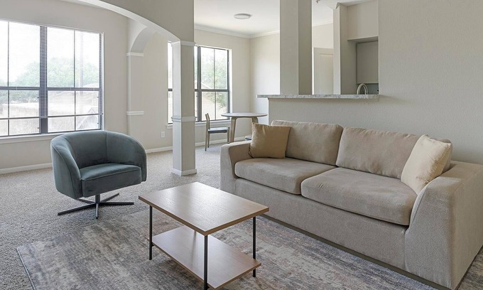 Briarforest Apartamento | Landing | Incredible 1BD, Gym, Pool