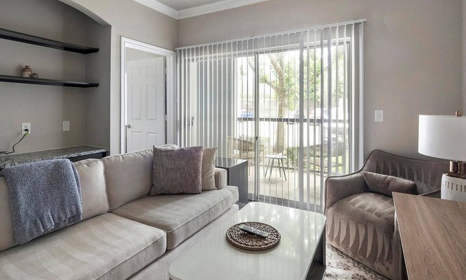 Richmond Apartamento | Landing at Residences at River Park West - 1 Be...
