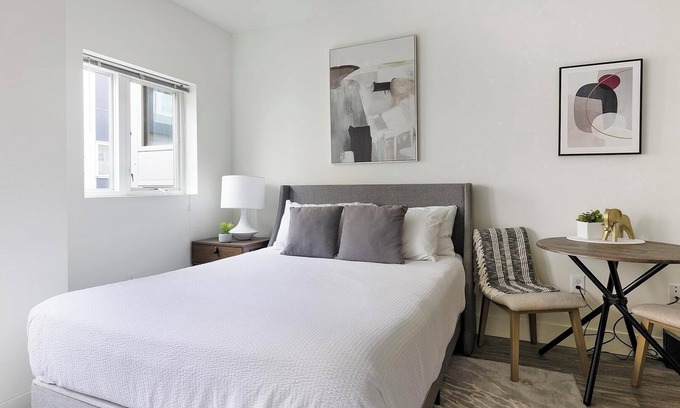 Pearl District Apartamento | Landing | Incredible Studio, Courtyard, Gym