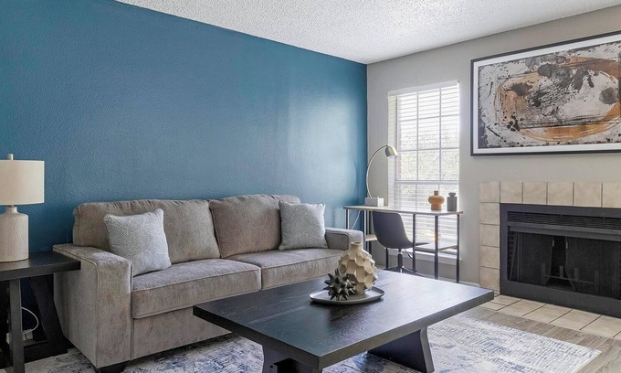 Royal Ridge Apartamento | Landing | Incredible 1BD, Clubhouse, Gym