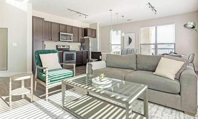 Gruene Apartamento | Landing | Amazing 2BD, Game Room, Pool