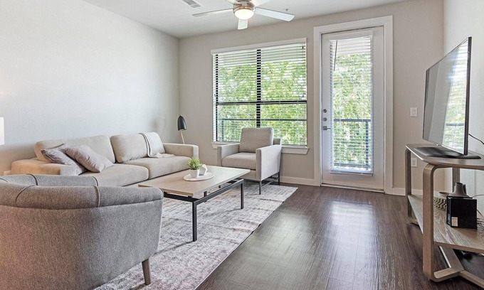 Forest Crest Apartamento | Landing | Modern 2BD, Clubhouse, Rooftop Lounge
