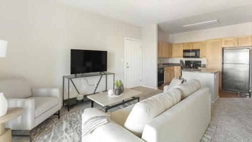 North Las Vegas Apartamento | Landing Modern Apartment with Amazing Amenities (ID1256X519)