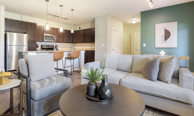 Gruene Apartamento | Landing at Lakeview Villas - 1 Bedroom in New B...