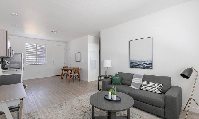 Goodyear Apartamento | Landing | Spectacular 1BD, Yoga Studio, Clubhouse
