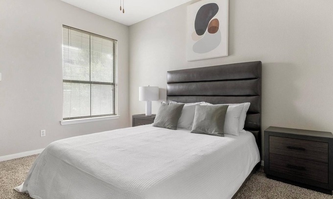 Briarforest Apartamento | Landing | Stunning 1BD, Pool, Gym
