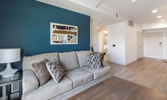 North Mountain Apartamento | Landing | Spectacular 1BD, Pool, Gym