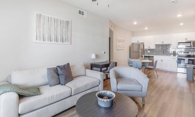 Townsite Apartamento | Landing | Spectacular 2BD, Rooftop Lounge, Pool