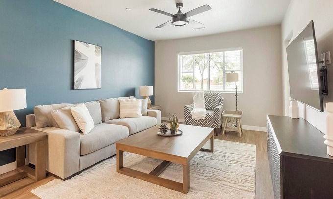 Goodyear Apartamento | Landing | Spectacular 2BD, Clubhouse