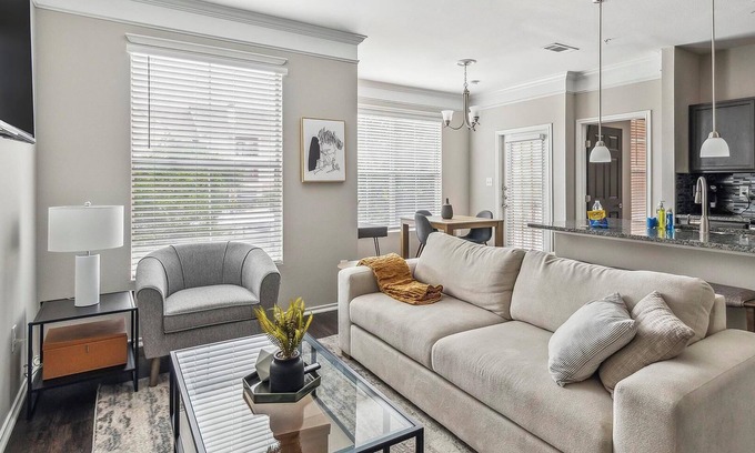 Fossil Creek Apartamento | Landing | Spectacular 1BD, Gym, Pool