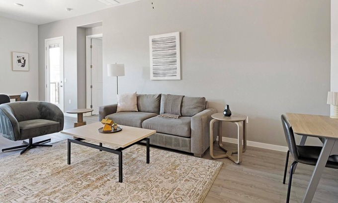 Oro Valley Apartamento | Landing | Spectacular 2BD, Pool