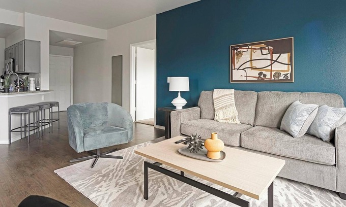 San Antonio Apartamento | Landing | Spectacular 2BD, Gym, Pool