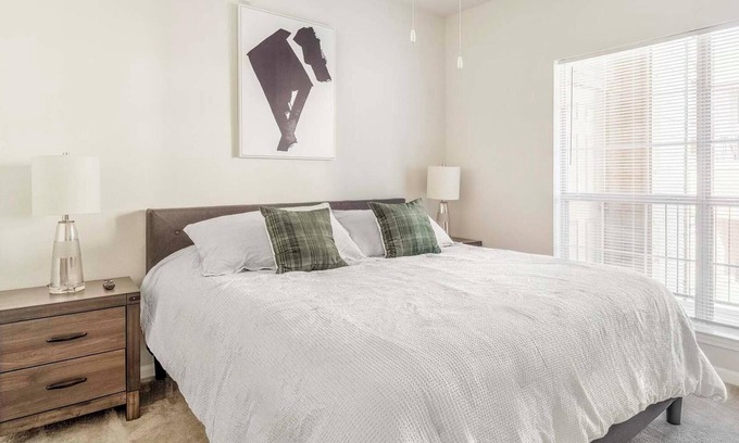 Southbelt/Ellington Apartamento | Landing | Stunning 2BD, Clubhouse, Game Room