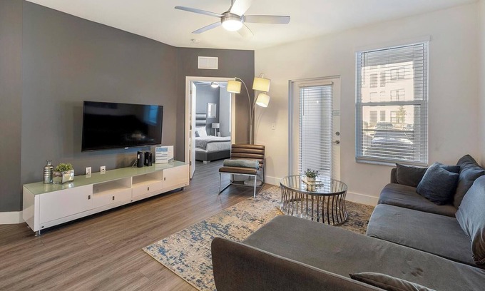 Port Tampa City Apartamento | Landing | Spectacular 2BD, Pool, Clubhouse