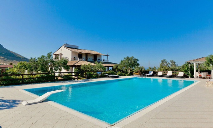 Castellammare del Golfo Villa | Villa en Castellammare Del Golfo con 5 habitaciones, capacidad 10