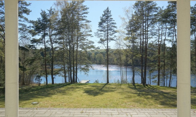 Korsveka Villa | NUEVO: Villa de tierra en el lago de baño en naturaleza idílica