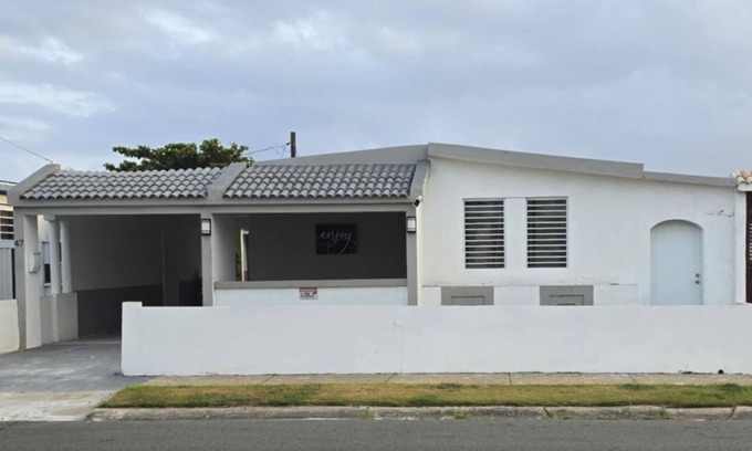 Hato Arriba Casa | Lane Oceanview Villa - 3 Bedroom House, Arecibo