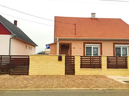 Kisvarda Apartamento | Lara Apartman