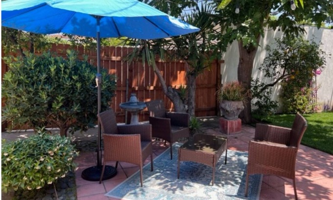 Larchmont Casa | Larchmont Village Bungalow-Private & Pet Friendly