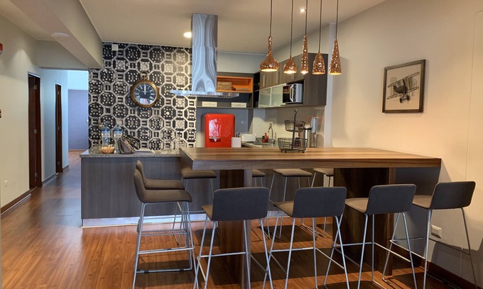 Miraflores Apartamento | Larcomar Luxury Penthouse