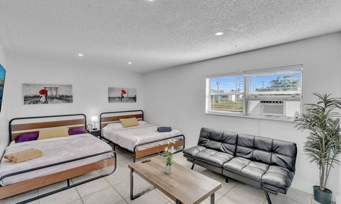 Royal Poinciana Casa | Large 2 Bed Studio Close to Beach & Hard Rock HA03