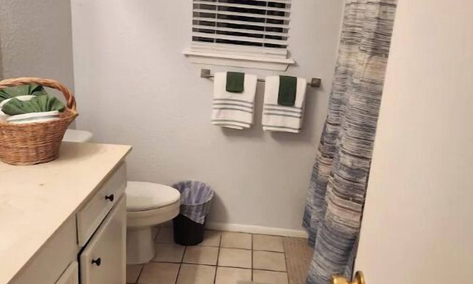 South Side Casa | Large 2 bedroom Townhome, Backyard, Covered Patio, Private covered parking.