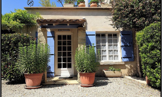 Rognonas Cabaña | Autoservicio Casas rurales Apto para 1 ó 2 personas, en el corazón de la Provenza