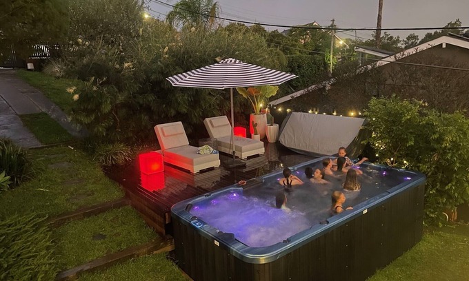 Lane Cove Casa | Large 2 storey house in east Lane Cove with amazing amenities 10 min from CBD.